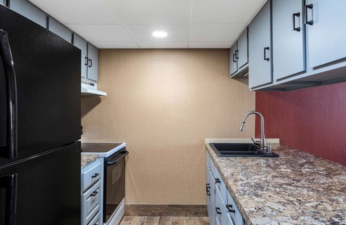 Gillette Hotel | Howard Johnson by Wyndham Gillette
