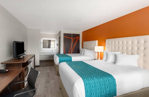 Ceres Hotel | Howard Johnson by Wyndham Modesto Ceres