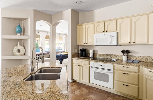 Chandler House | HTD Pool~Fire Pit~Games~Dog Friendly~Ping Pong