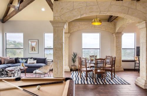 Travis Landing House | Hudson by AvantStay Magnificent Home w Beautiful Views Multiple Living Areas Pool Games