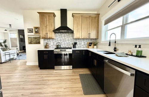 Cicero Apartment | Huge 6BR Oneida Lakefront Retreat - Sleeps 20!