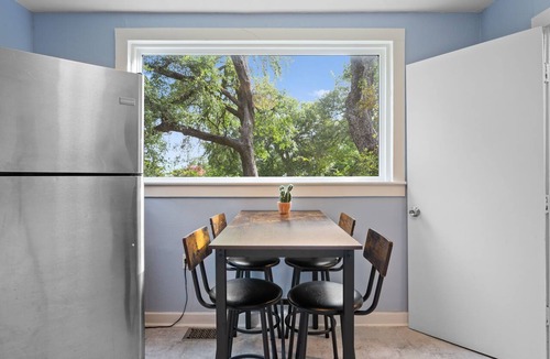 Riverside House | Huge Bachelor/ettes & family property w/2 Homes, Pool, Games, close to Downtown