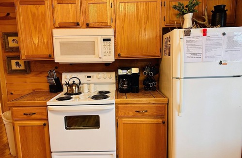 Ringold Cabin | Huge fire pit, NEW hot tub, outdoor deck, quiet area, less than a mile to lake