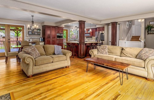 Garden District House | Huge home in the Historic Garden District