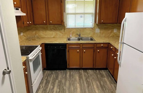 Texas City House | Huge Private 3 Bedroom House Large Master Fenced Yard, Galveston, Kemah, Fishing
