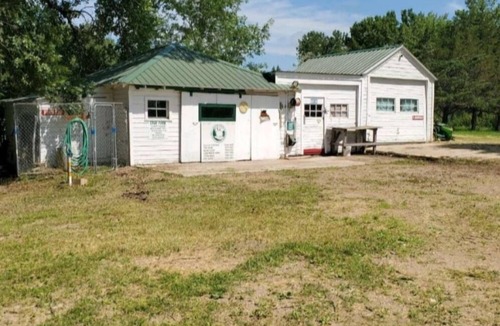 Medina House | Hunting and Fishing Rental House on the edge of town.