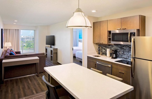 Florida Center Hotel | Hyatt House across from Universal Orlando Resort