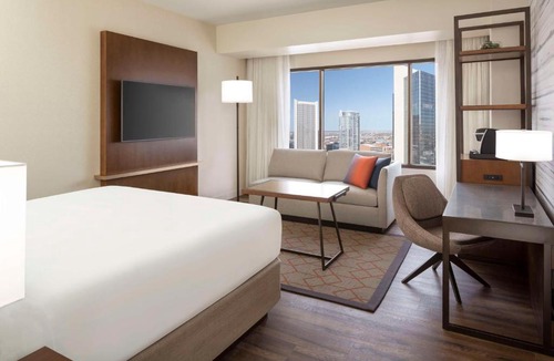 Downtown Phoenix Hotel | Hyatt Regency Phoenix Downtown