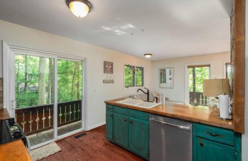 Roxboro House | Hyco Lake Hideout - Lakefront Escape, Dock, Fire Pit, Family friendly!