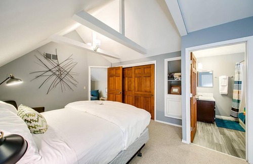 North End House | Hyde Park Family Retreat ~ Dog/Kid Friendly!
