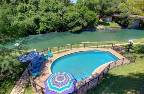 New Braunfels House | IC 112 Cowboy Corral