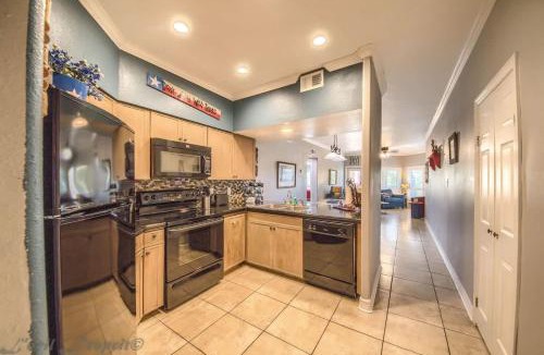 New Braunfels House | IC 112 Cowboy Corral
