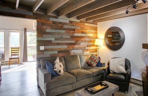 Rathdrum Condo | Idaho Condo w/ Large Deck: Steps to Twin Lakes!