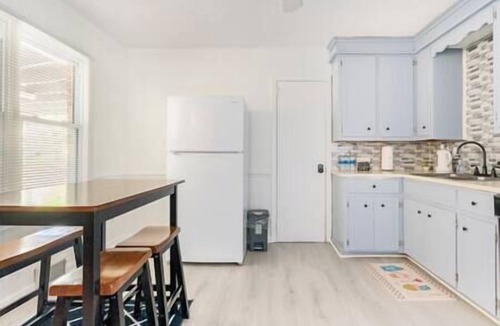 Thomasville Apartment | Ideal for Long Stays | Fast Wi-Fi