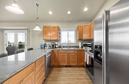 Rapid City House | Immaculate modern home with stunning views nestled into a beautiful valley.