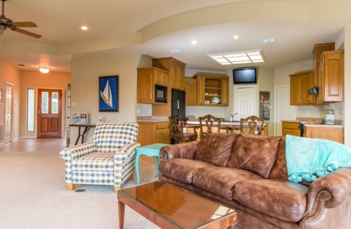 Canyon Lake House | Immaculate ten Brink House In Canyon Lake