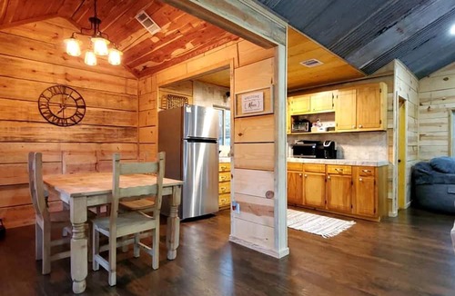 Pickens Cabin | Impressive Cabin Surrounded by Trees in Nashoba, Oklahoma