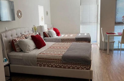 Little Armenia Apartment | Incredible Hollywood Loft Free Parking