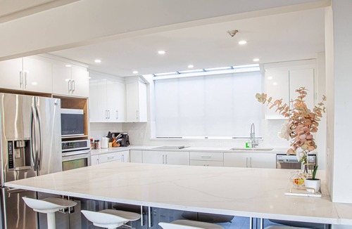 Lower Sumas Mountain House | Indoor pool, central, king bed