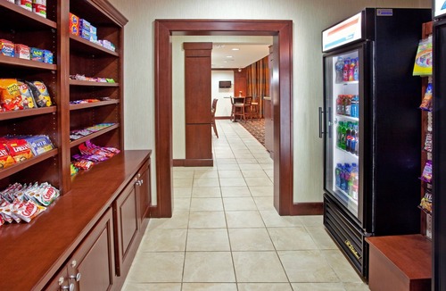 Simonton Lake Apartment | Indoor Pool + Free Wi-Fi, Free Breakfast | Only 20 Minutes from the University of Notre Dame
