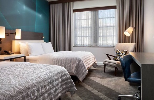 Downtown Houston Hotel | Indulge in Comfort & Style! 4 Spacious Units for Groups, Pets Allowed!