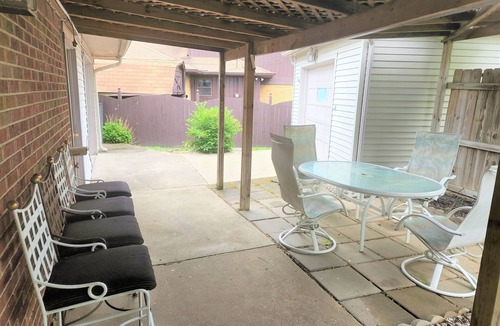 Speedway House | Indy Speedway House: 0.4 mile Walk to IMS, 4 miles to D/T Indy