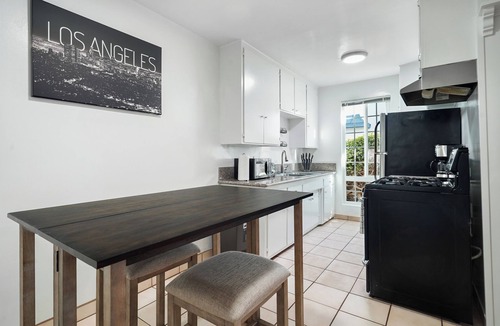 Mar Vista Apartment | ING3- Enjoyable 1 bedroom apartment with WiFi in vibrant Los Angeles