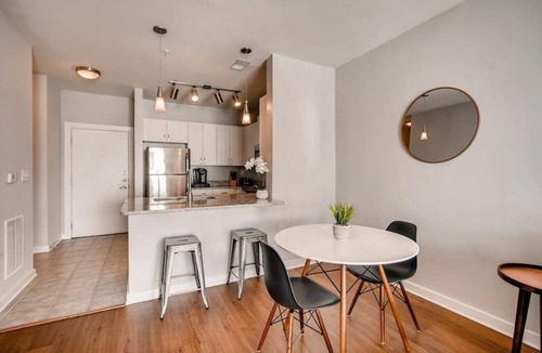 Inman Park Apartment | Inman Park Luxury Apartment 1 : Pool & Gym