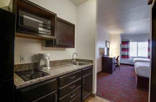 Watford City Hotel | Inn at Hunters Run