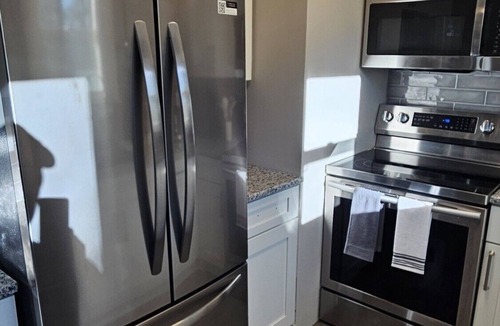 North Augusta House | Intown Awesome Remodeled Modern Townhome