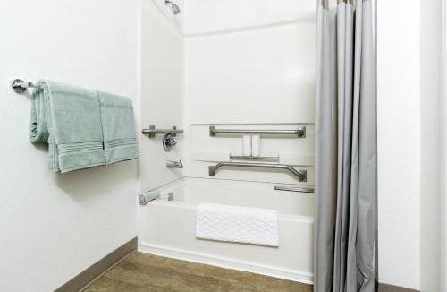 Harbison Hotel | InTown Suites Extended Stay Columbia SC - Columbiana