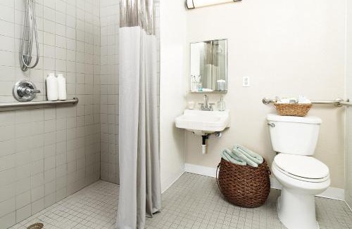 Bermuda Hotel | InTown Suites Extended Stay Richmond VA - Chester