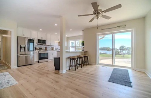 Hubert House | Intracoastal Retreat