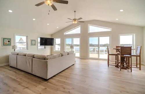 Hubert House | Intracoastal Retreat