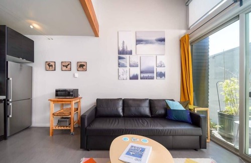 Belmont Apartment | #InvestREPM Buckman Spacious Modern Rowhouse