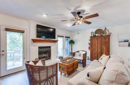 Diamondhead House | Inviting Home w/Golf Course View in Diamondhead!