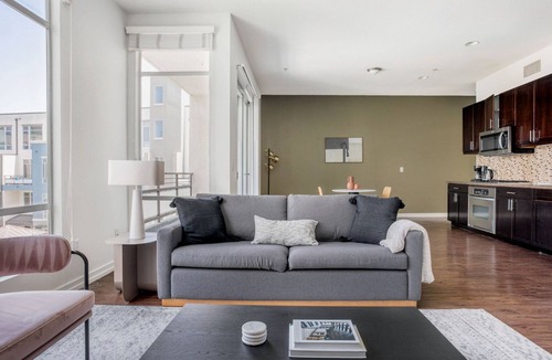 Del Rey Apartment | Inviting Marina Del Rey 1BR w/Pool & Spa, nr Venice Beach, by Blueground