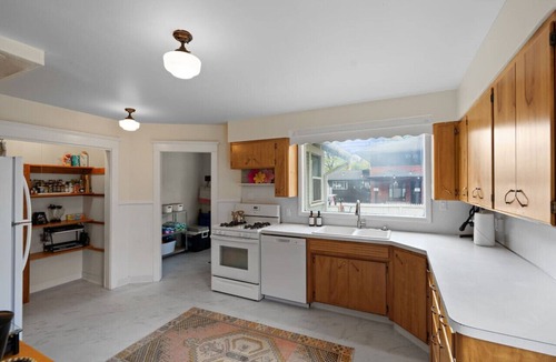 Garden District Apartment | Ironman Bike Route! Hot Tub+Prime DownTwn Location