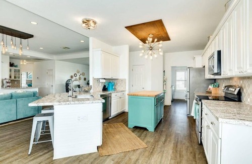 San Luis House | Island Cabana, Ocean View, Hot Tub,Fire Pit,Fence!