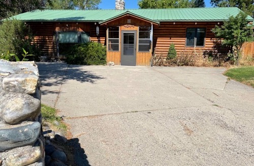 Livingston House | Island House on Yellowstone River with beach and fishing out back door:
