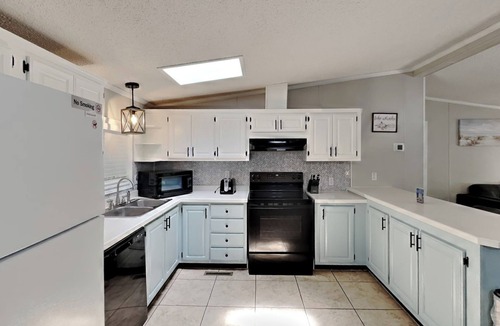 Put-in-Bay House | Island Vacation Home at Island Club - Sleeps 10 Comfortably -3 BR-2 BA-IC106