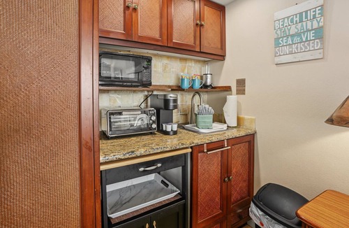 Wailua Apartment | Islander on the Beach 252 Ocean Front Studio with AC