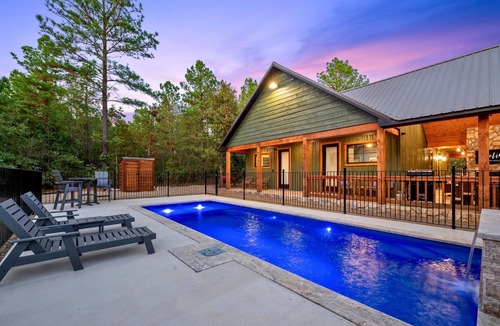 Broken Bow Cabin | It Takes A Village | Poolside Retreat for Groups