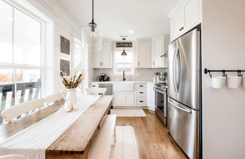 Colbert Cottage | Ivory and Oak a Greenbluff Home
