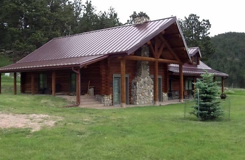 Custer Cabin | Jade Pines, Plenty of entertainment, Pinball, Shuffle Bowl, Darts, Outdoor Sauna