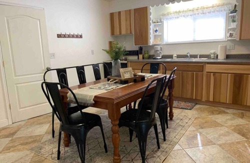Spring City House | Jailer's Cottage * Entire Home * Sleeps 10