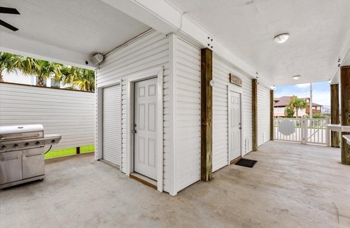 Jamaica Beach House | Jamaica Beach Waterfront | Heated Pool | Bayfront | Boat Slip | Kayaks | Huge Deck | Grill