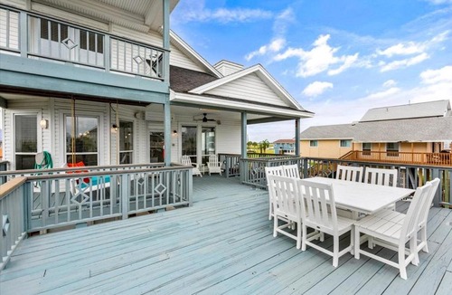 Jamaica Beach House | Jamaica Beach Waterfront | Heated Pool | Bayfront | Boat Slip | Kayaks | Huge Deck | Grill