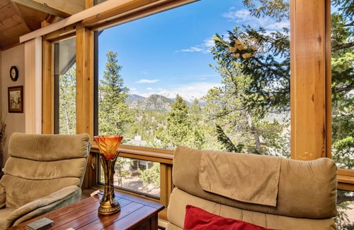 Windcliff Estates House | Jordan Vacation Home at Windcliff by RedAwning