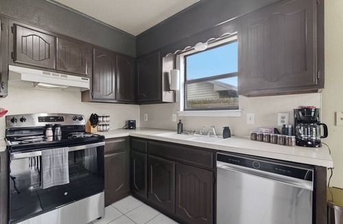 Tulsa House | Juniper Retreat | 2BR, 2BA & Local Coffee